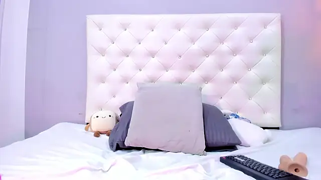 NICOLSKINNY1 online show from 02-21-26, 08:33