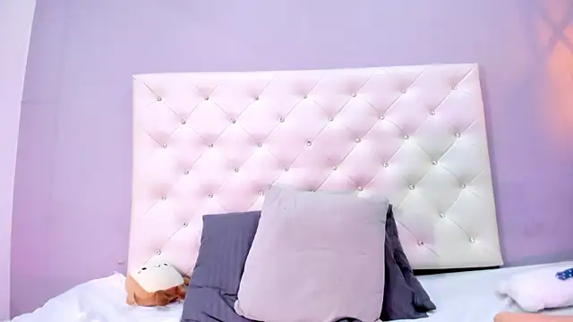 NICOLSKINNY1 online show from 03-08-26, 02:04