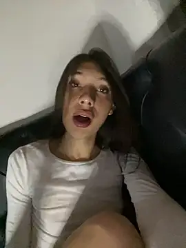 NICOLSKINNY1 online show from 09-11-25, 12:32