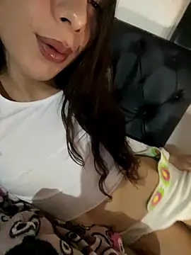 NICOLSKINNY1 online show from 09-23-25, 12:39