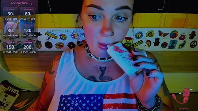 EllieOz online show from 11-06-25, 05:39