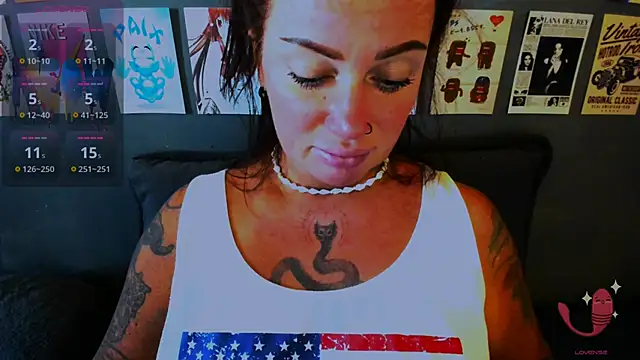 EllieOz online show from 04-10-26, 01:18