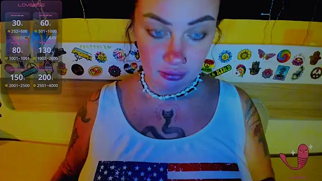 EllieOz online show from 10-17-25, 05:04