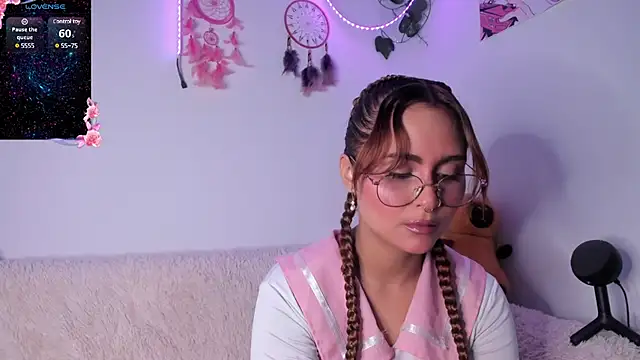Snapshot of Violette-Ramirez01 chatting on 03-14-25, 11:22 Violette-Ramirez01 online show from 03-14-25, 11:22