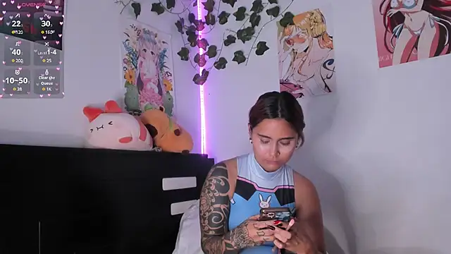 Snapshot of Violette-Ramirez01 chatting on 12-21-24, 03:31 Violette-Ramirez01 online show from 12-21-24, 03:31