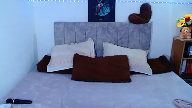 JossieGrey online show from 10-17-25, 03:32