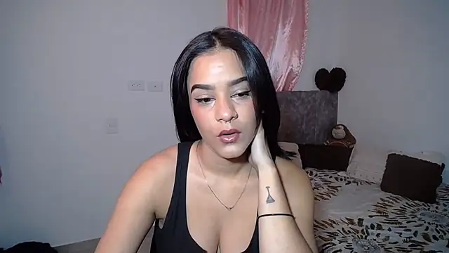 Snapshot of JossieGrey chatting on 06-27-26, 11:05 JossieGrey online show from 06-27-26, 11:05