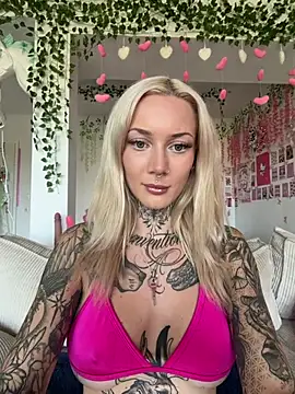 Snapshot of Stella-Kink chatting on 07-25-26, 11:05 Stella-Kink online show from 07-25-26, 11:05