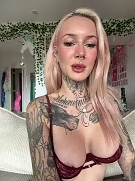 Snapshot of Stella-Kink chatting on 06-16-26, 02:17 Stella-Kink online show from 06-16-26, 02:17