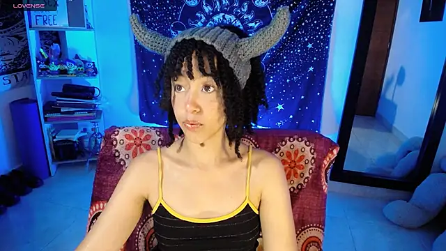 Snapshot of ela_0 chatting on 06-26-26, 02:28 ela 0 online show from 06-26-26, 02:28