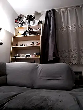 LauraBaby online show from 12-15-25, 04:46