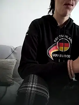 LauraBaby online show from 09-23-25, 09:38