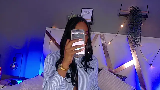 nahomi campbell online show from 11-01-25, 08:03