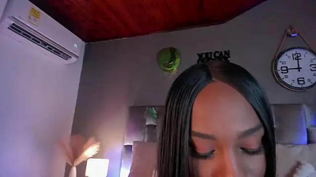 nahomi campbell online show from 03-18-25, 07:22