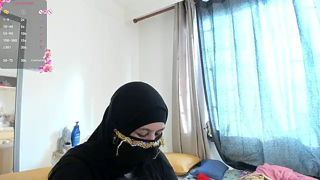 Snapshot of Amina_hafsa chatting on 06-12-26, 09:23 Amina hafsa online show from 06-12-26, 09:23