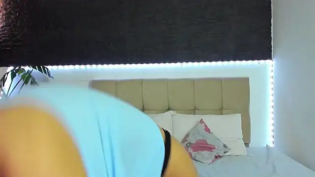 anaroman01 online show from 09-23-25, 06:48