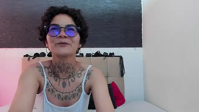 anaroman01 online show from 03-18-26, 08:32