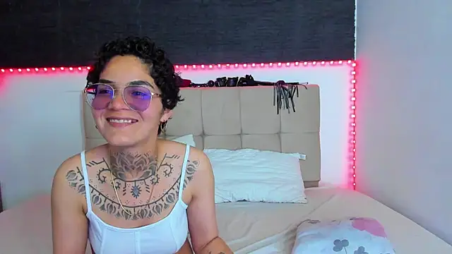 anaroman01 online show from 10-30-25, 11:45