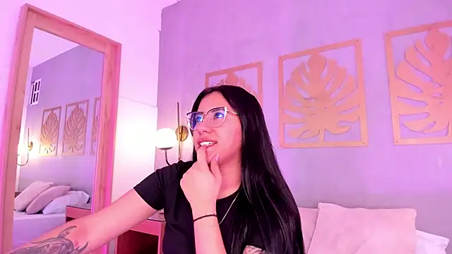 Snapshot of majo_rosse_ chatting on 02-18-26, 06:59 majo rosse online show from 02-18-26, 06:59