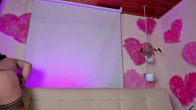 roselinedior online show from 02-21-25, 07:32