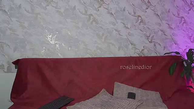 roselinedior online show from 09-23-25, 02:02