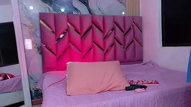 daddyissuesss  online show from 12-22-25, 07:58