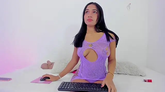 Snapshot of natashaa_evans chatting on 06-12-26, 03:59 natashaa evans online show from 06-12-26, 03:59