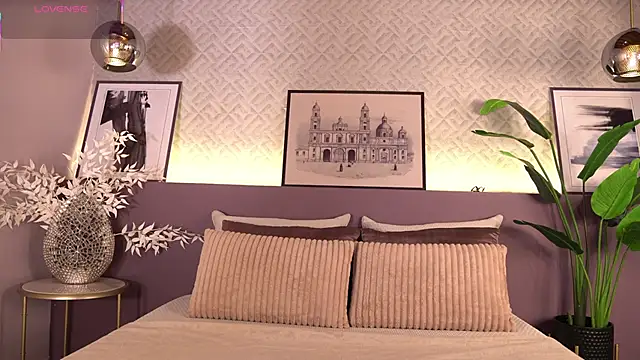 Snapshot of ElleDiane chatting on 03-01-26, 12:21 ElleDiane online show from 03-01-26, 12:21