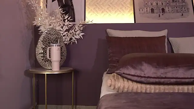 Snapshot of ElleDiane chatting on 02-20-25, 04:50 ElleDiane online show from 02-20-25, 04:50