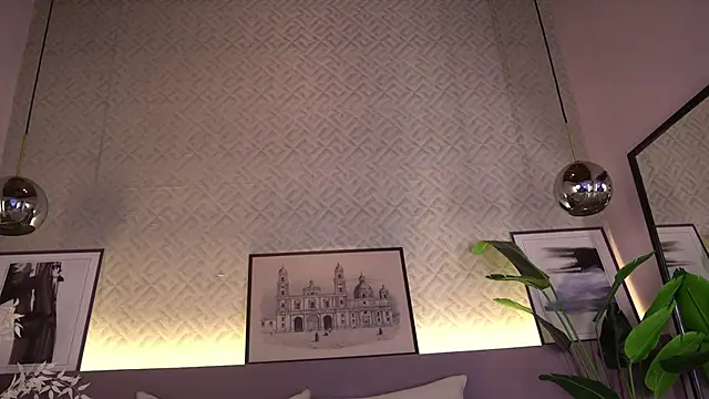 Snapshot of ElleDiane chatting on 05-14-26, 10:40 ElleDiane online show from 05-14-26, 10:40