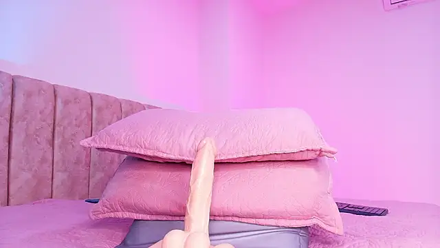 Snapshot of arl_chloee chatting on 02-20-26, 06:26 arl chloee online show from 02-20-26, 06:26