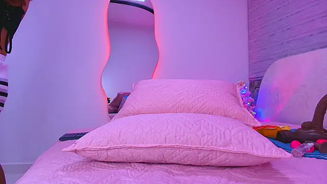 arl chloee online show from 11-23-25, 03:05