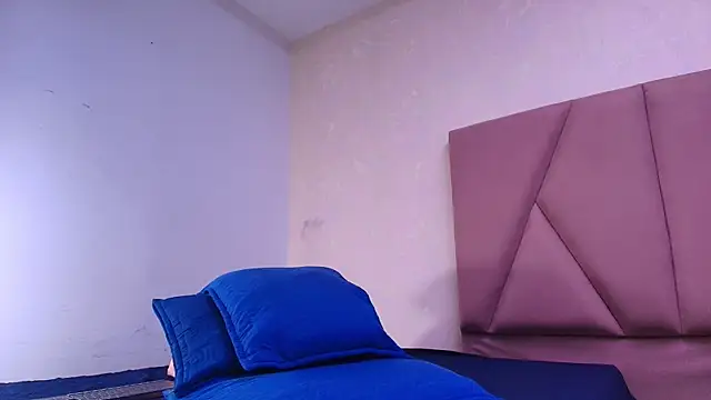 arl chloee online show from 09-17-25, 03:08