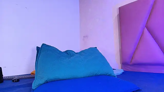 arl chloee online show from 09-26-25, 03:13