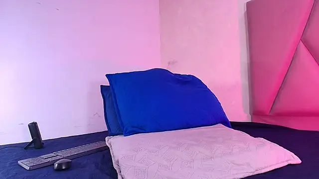 arl chloee online show from 09-20-25, 03:11