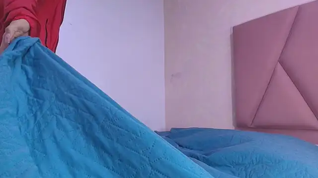 arl chloee online show from 10-11-25, 03:07