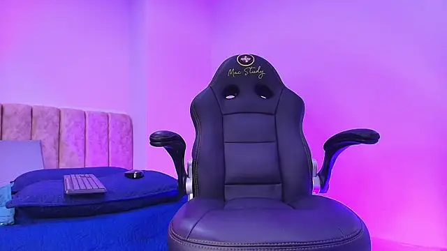 arl chloee online show from 01-14-26, 03:10