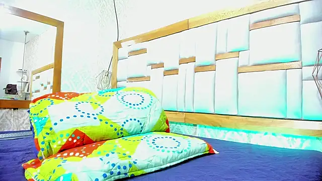 arl chloee online show from 11-07-25, 03:11