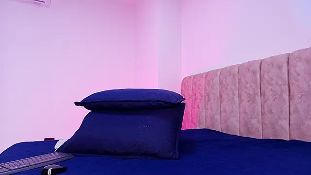 Snapshot of arl_chloee chatting on 02-21-26, 03:08 arl chloee online show from 02-21-26, 03:08