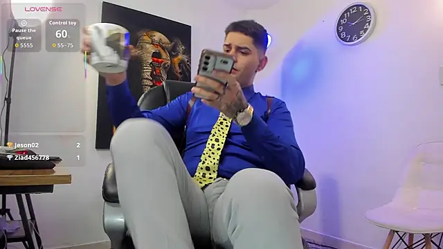 Nicolas Fellener online show from 10-18-25, 03:19