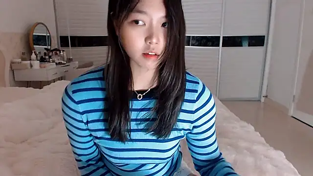 -Lucky Girl online show from 03-12-25, 11:43