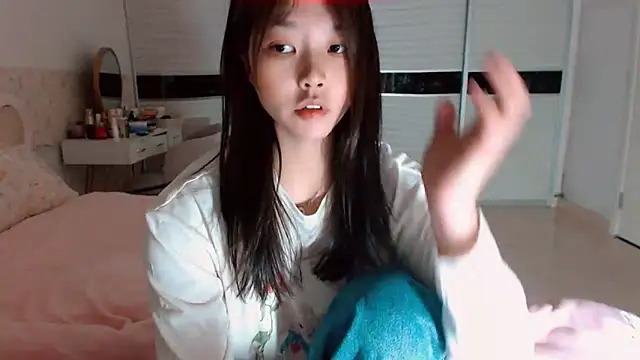 -Lucky Girl online show from 04-12-26, 01:36