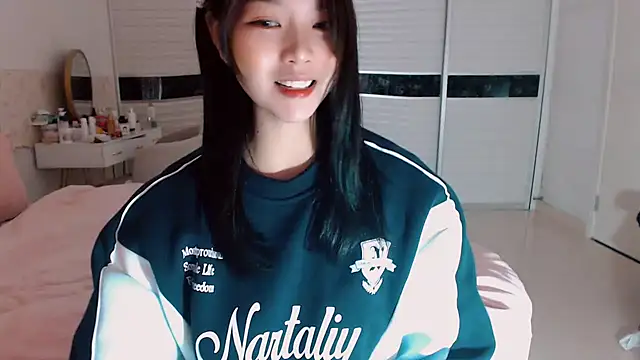 -Lucky Girl online show from 10-27-25, 02:34