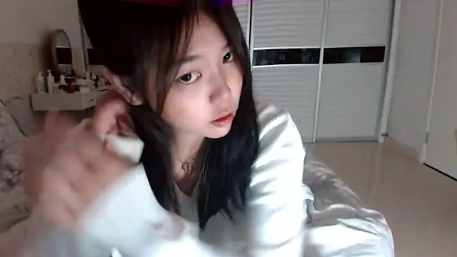 -Lucky Girl online show from 10-21-25, 08:03