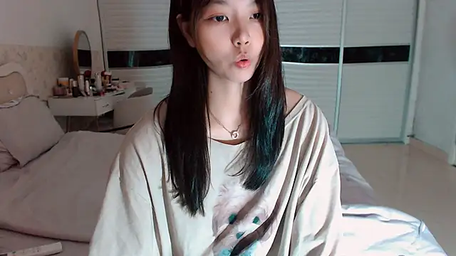 -Lucky Girl online show from 05-26-26, 02:20