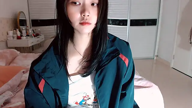 -Lucky Girl online show from 11-30-25, 11:00