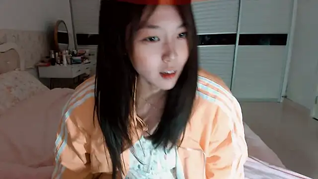 -Lucky Girl online show from 04-11-26, 02:30