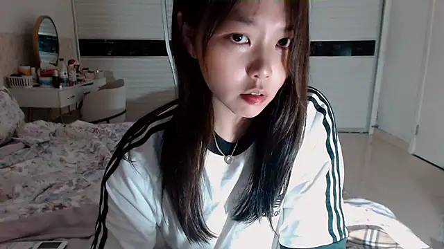 -Lucky Girl online show from 05-24-26, 01:33
