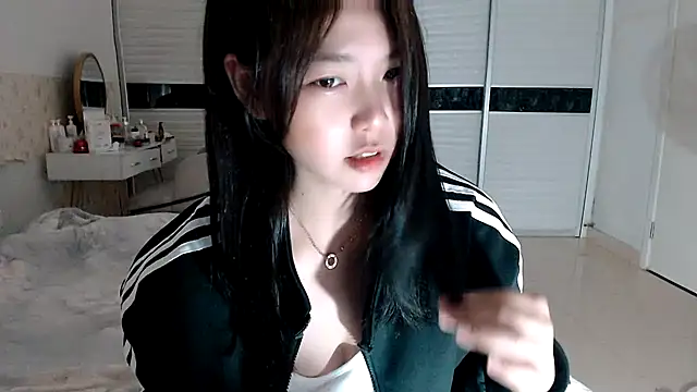 -Lucky Girl online show from 10-09-25, 01:33