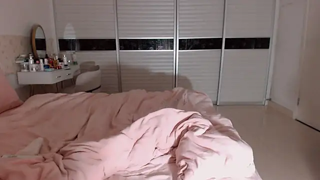 -Lucky Girl online show from 10-26-25, 02:28